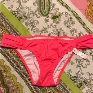 Knock out Victoria’s Secret swim bottoms